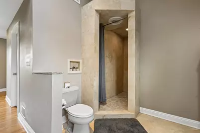 610 W Lonnquist Boulevard, Mount Prospect, IL 60056 - Photo 24