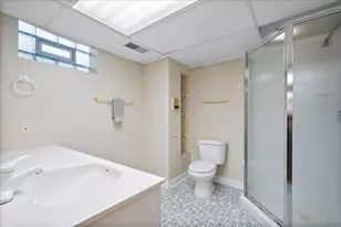 6939 N Francisco Ave, Chicago, IL 60645 - Photo 18