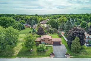 5N625 Santa Fe Trail, Bloomingdale, IL 60108 - Photo 4