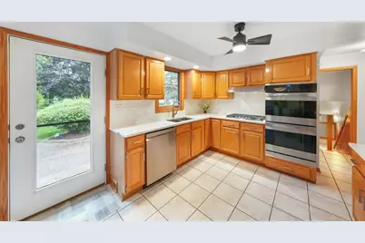 5N625 Santa Fe Trail, Bloomingdale, IL 60108 - Photo 12