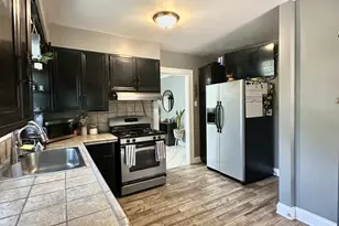 85 Wilcox Ave, Elgin, IL 60123 - Photo 4