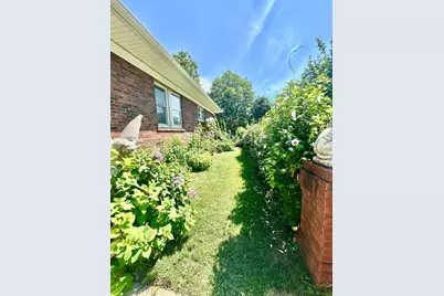 85 Wilcox Avenue, Elgin, IL 60123 - Photo 32