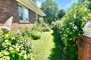 85 Wilcox Ave, Elgin, IL 60123 - Photo 32