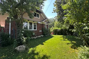 85 Wilcox Ave, Elgin, IL 60123 - Photo 2