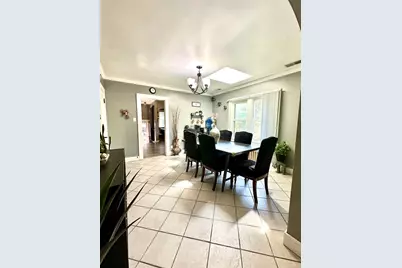 85 Wilcox Avenue, Elgin, IL 60123 - Photo 8
