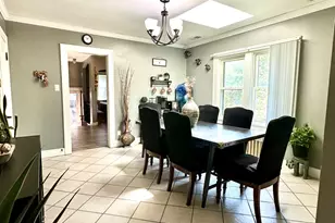 85 Wilcox Ave, Elgin, IL 60123 - Photo 8
