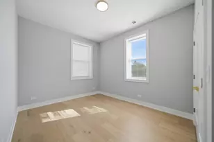 2442 W Wilson Ave, Chicago, IL 60625 - Photo 10