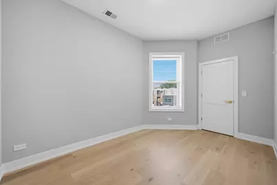 2442 W Wilson Avenue #3, Chicago, IL 60625 - Photo 12