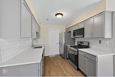 7922 Knottingham Circle #B, Darien, IL 60561 - Photo 4