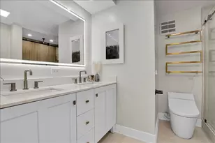 4170 N Marine Dr, Chicago, IL 60613 - Photo 16