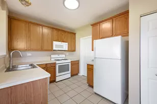 23932 McMullin Cir, Plainfield, IL 60544 - Photo 8