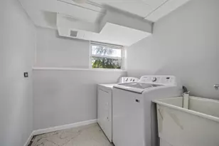 8189 Carlisle Dr, Hanover Park, IL 60133 - Photo 20