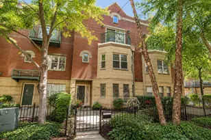 4530 S Woodlawn Ave, Chicago, IL 60653 - Photo 1