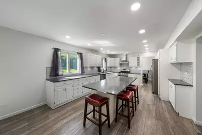 565 Liberty Avenue, South Elgin, IL 60177 - Photo 8