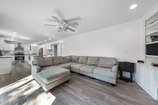 565 Liberty Ave, South Elgin, IL 60177 - Photo 10