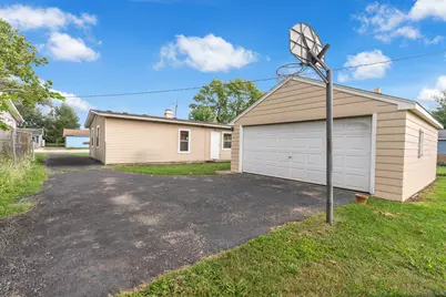 870 Taylor Avenue, Aurora, IL 60506 - Photo 2