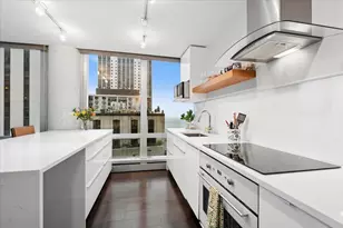 1300 N Astor St, Chicago, IL 60610 - Photo 6