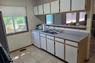382 Deer Crossing Ct, Hainesville, IL 60030 - Photo 6