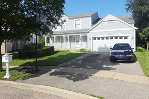 382 Deer Crossing Ct, Hainesville, IL 60030 - Photo 2