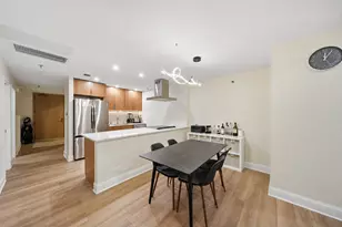680 N Lake Shore Dr, Chicago, IL 60611 - Photo 2