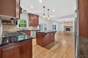 1315 Hawkins Ct, Saint Charles, IL 60174 - Photo 14