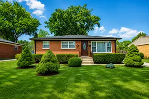 1114 S Birch Dr, Mount Prospect, IL 60056 - Photo 1