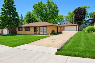 17 California Ave, Carpentersville, IL 60110 - Photo 1