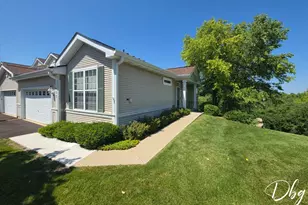 453 N Keswick Ct, Round Lake, IL 60073 - Photo 2