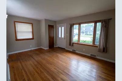 1332 N Main Street, Naperville, IL 60563 - Photo 4