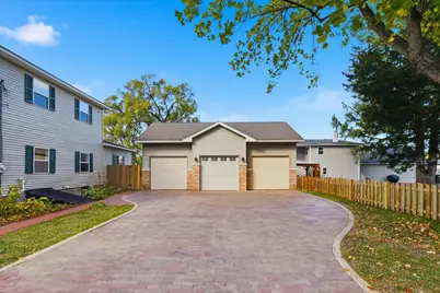 317 E Dearborn Street, Plano, IL 60545 - Photo 2