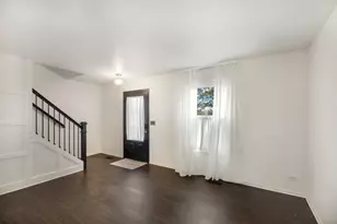 630 Hobart Dr, South Elgin, IL 60177 - Photo 4