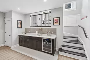 2109 W Sunnyside Ave, Chicago, IL 60625 - Photo 4