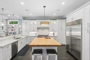 2109 W Sunnyside Ave, Chicago, IL 60625 - Photo 12