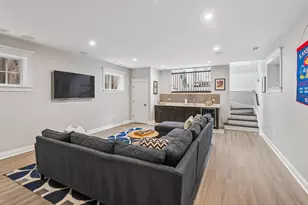 2109 W Sunnyside Ave, Chicago, IL 60625 - Photo 40