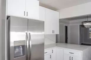 7500 S Honore St, Chicago, IL 60620 - Photo 10