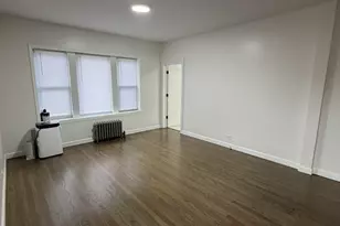 10600 S Ave E, Chicago, IL 60617 - Photo 2
