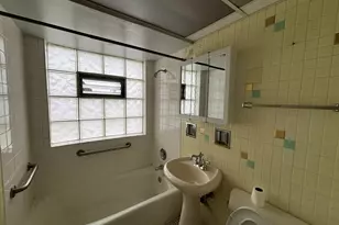 11519 S Kedzie Ave, Merrionette Park, IL 60803 - Photo 4