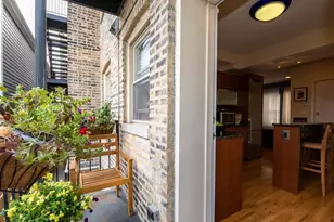 2834 N Dawson Ave, Chicago, IL 60618 - Photo 14