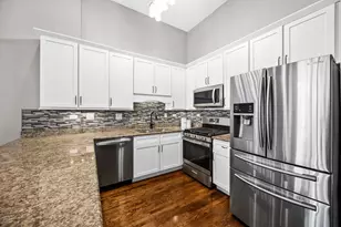 2003 W Superior St, Chicago, IL 60612 - Photo 8