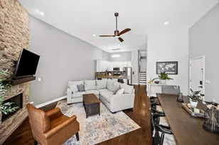 2003 W Superior St, Chicago, IL 60612 - Photo 2