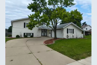 1719 W Lexington Drive, Arlington Heights, IL 60004 - Photo 1