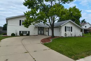 1719 W Lexington Dr, Arlington Heights, IL 60004 - Photo 1