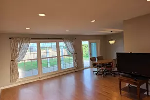 1719 W Lexington Dr, Arlington Heights, IL 60004 - Photo 32