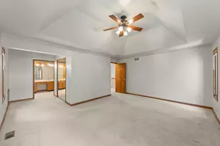 1599 Far Hills Dr, Bartlett, IL 60103 - Photo 18