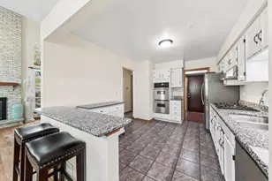 2216 Seaver Ln, Hoffman Estates, IL 60169 - Photo 6