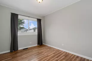 1957 Wildwood Cir, Glendale Heights, IL 60139 - Photo 12