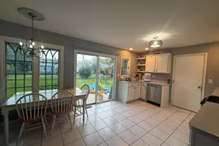 122 Gall Ln, New Lenox, IL 60451 - Photo 4