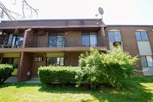31 Washington Blvd, Mundelein, IL 60060 - Photo 2