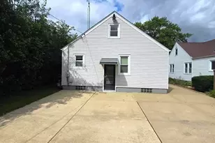 710 Catherine St, Joliet, IL 60435 - Photo 4