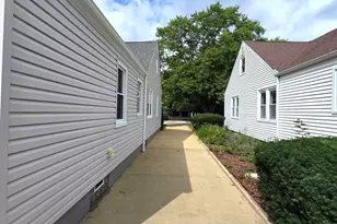 710 Catherine St, Joliet, IL 60435 - Photo 6